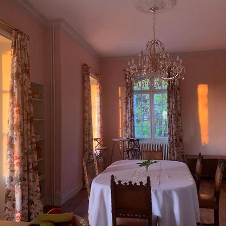 Le Manoir Des Rochers Bouere Екстериор снимка